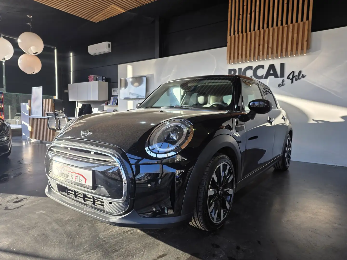 MINI One Mini 1.5 One OPF Zwart - 1