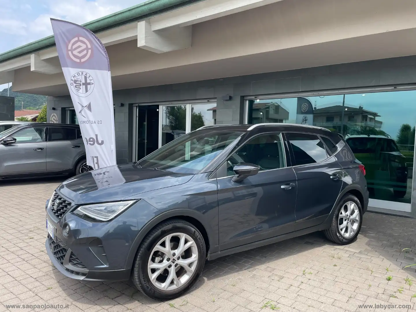 SEAT Arona 1.0 EcoTSI FR Grigio - 1