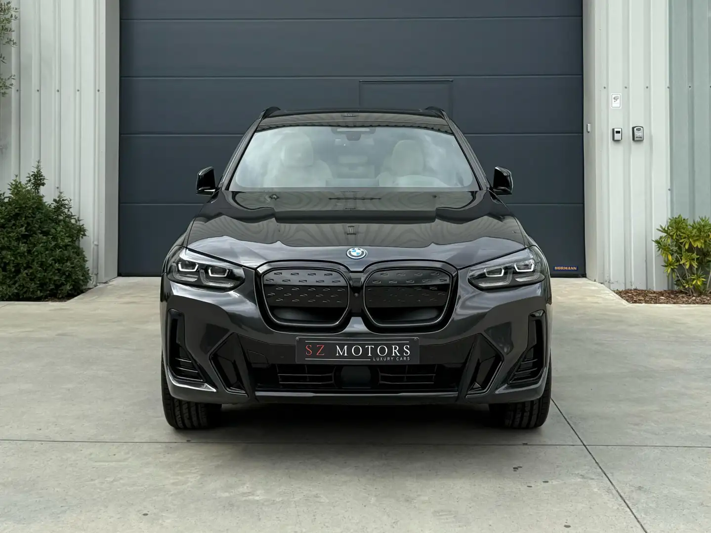 BMW iX3 M Pack | Full Option | Pano | 360° Cam | BTW Zwart - 2