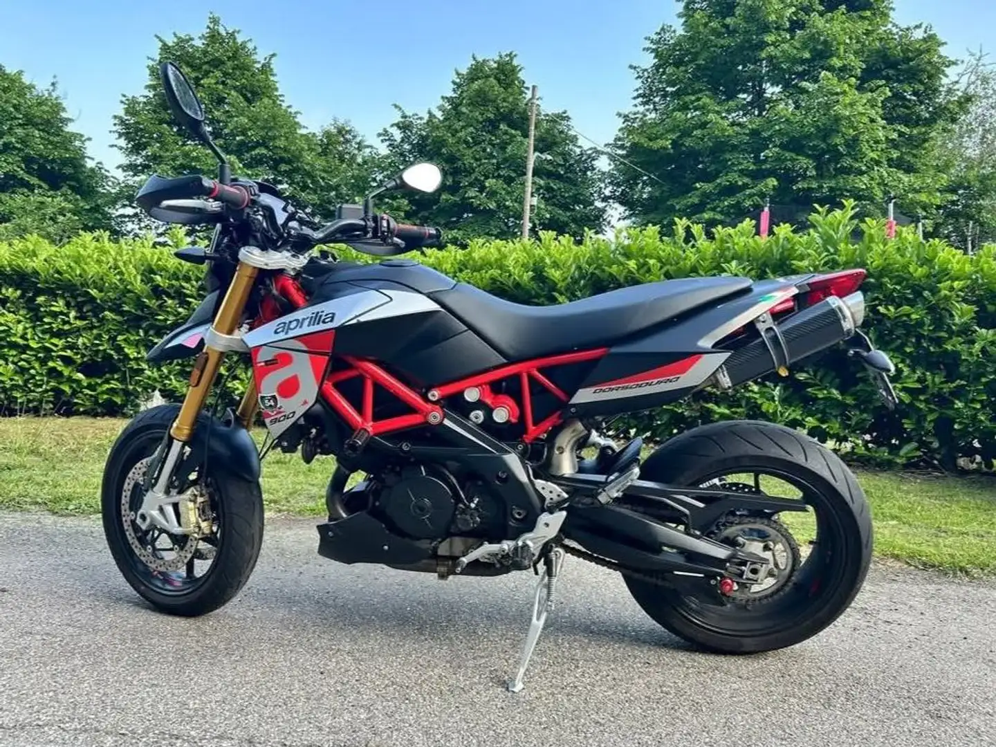 Aprilia Dorsoduro 900 - 1