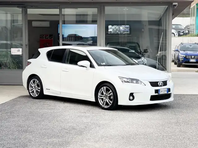 Lexus CT 200h