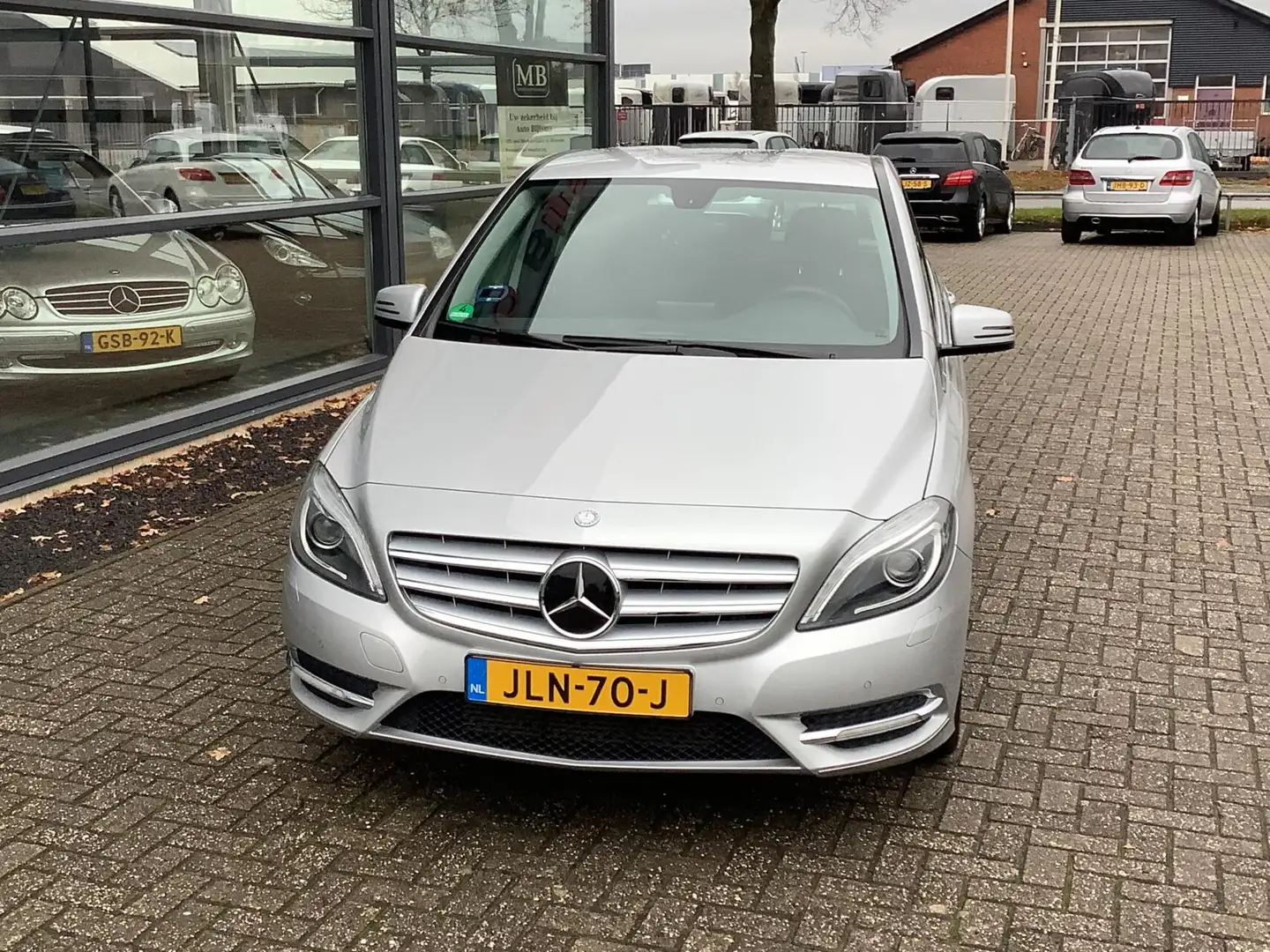 Mercedes-Benz B 180 Ambition automaat, cruise, xenon verlichting, stoe Gris - 2