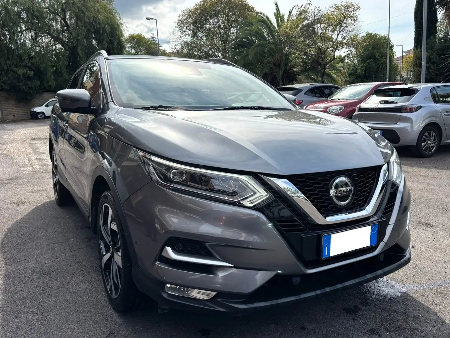 Nissan Qashqai Qashqai 1.5 dci Tekna+ 115cv dct Gris - 1