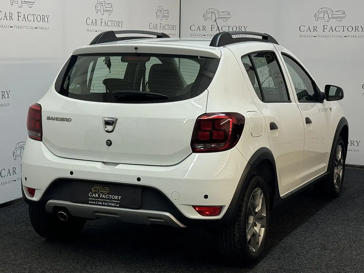 Dacia Sandero Stepway TCe 90 S&S Weiß - 2