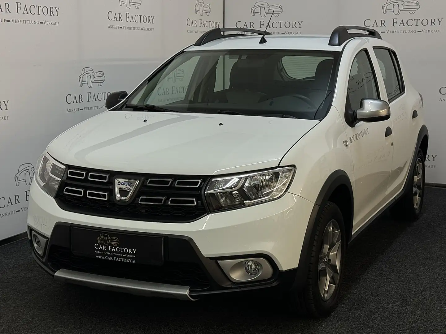 Dacia Sandero Stepway TCe 90 S&S Weiß - 1