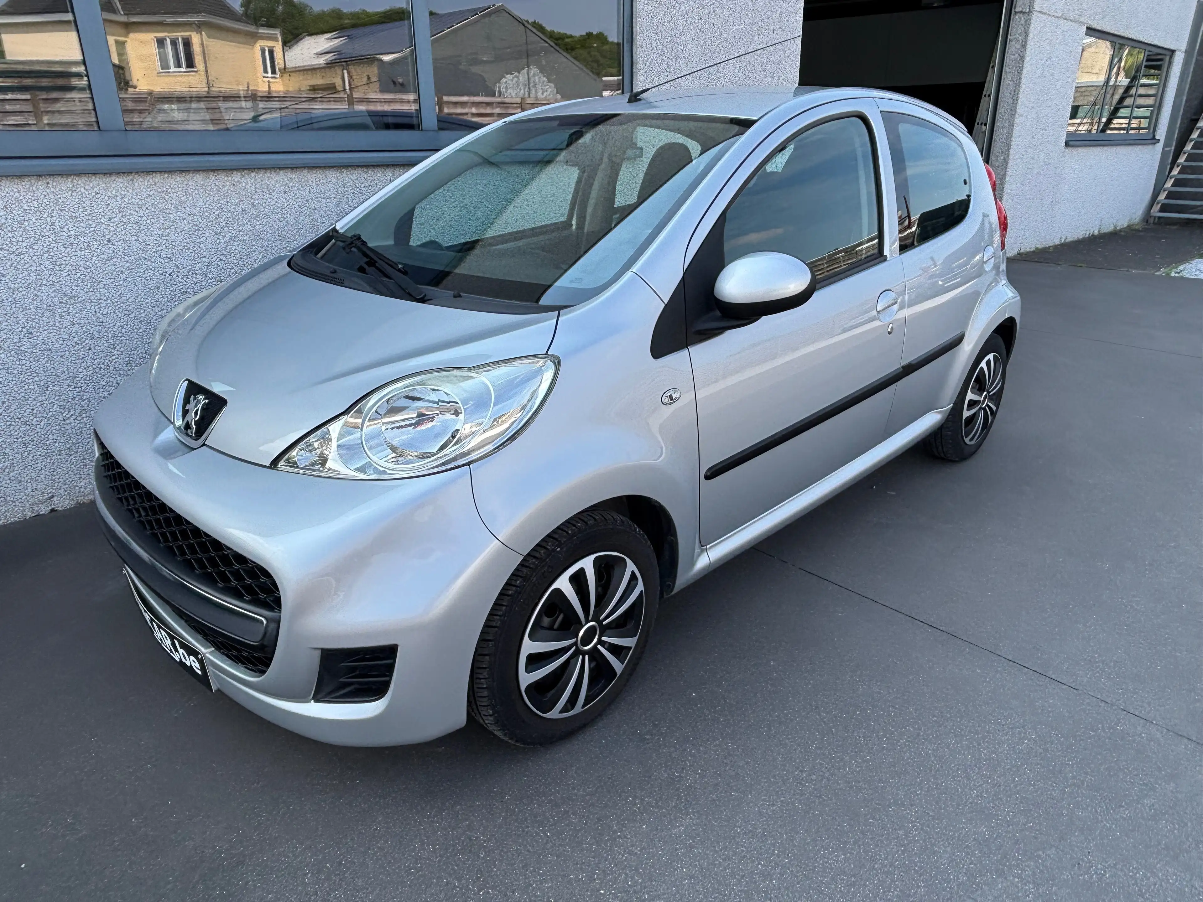 Peugeot 107 107 1.0i AIRCO 5D — photo 2