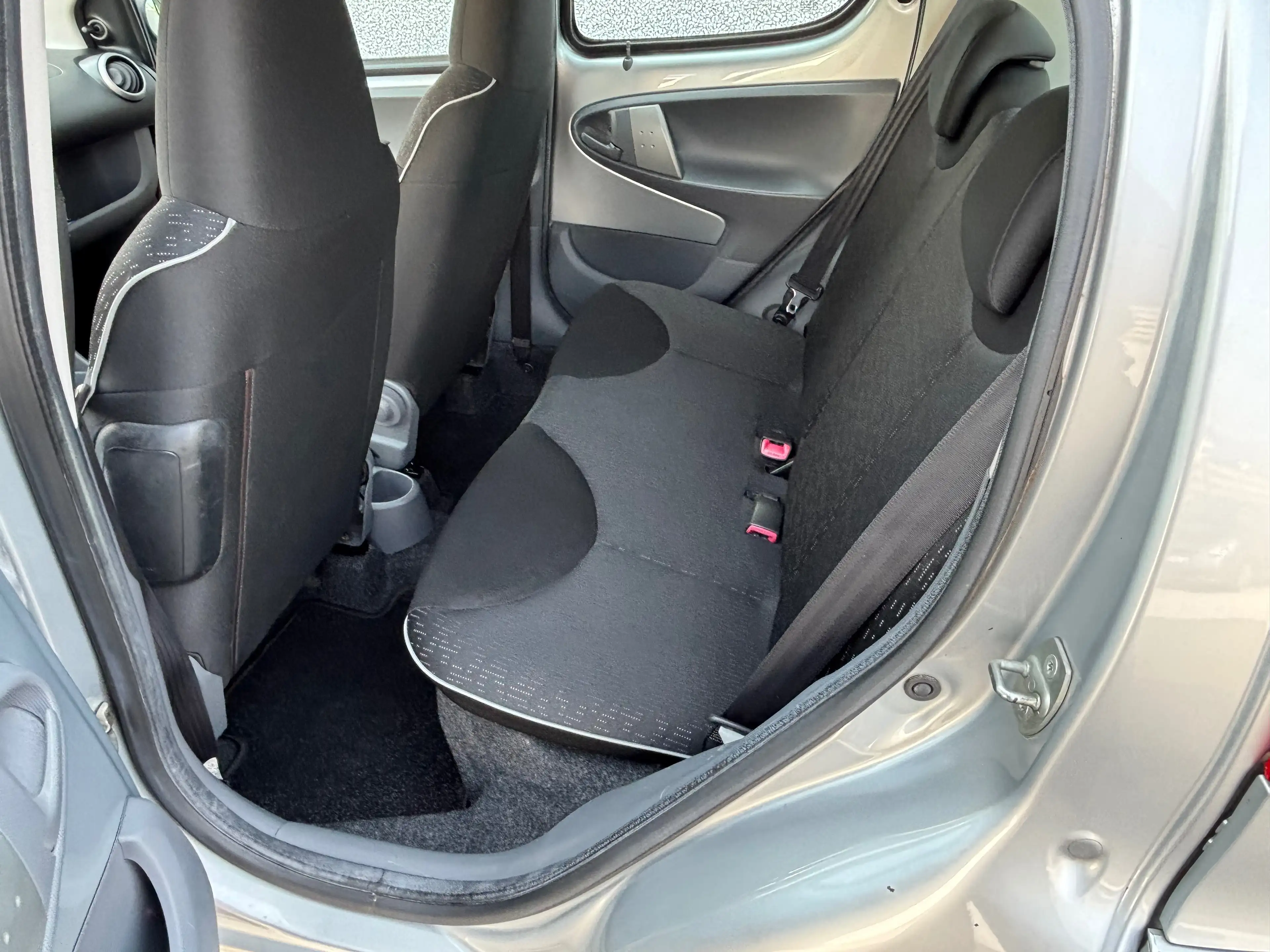 Peugeot 107 107 1.0i AIRCO 5D — photo 8