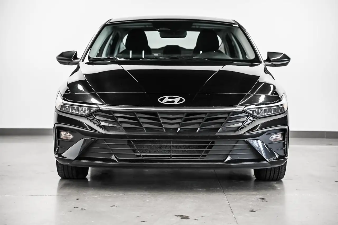 Hyundai ELANTRA снимка Hyundai ELANTRA