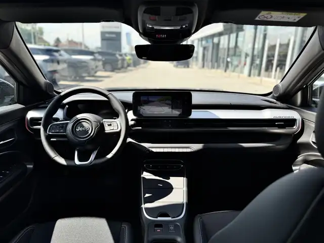 Jeep Avenger view 11