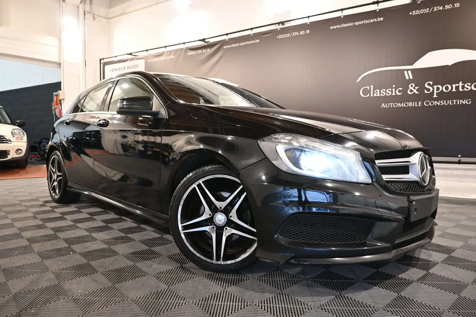 Mercedes-Benz A 180 A 180 AMG LINE / TOIT PANO / NAVI / BLUETOOTH Negro - 2