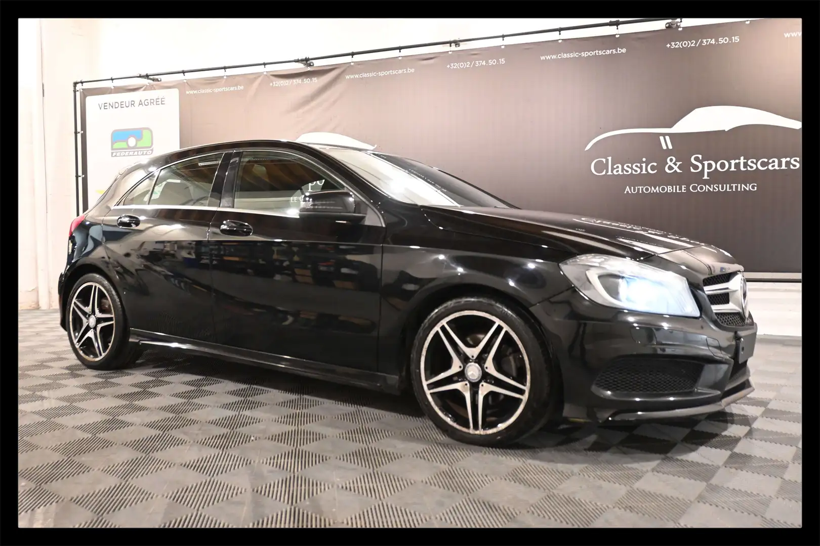 Mercedes-Benz A 180 A 180 AMG LINE / TOIT PANO / NAVI / BLUETOOTH Negro - 1