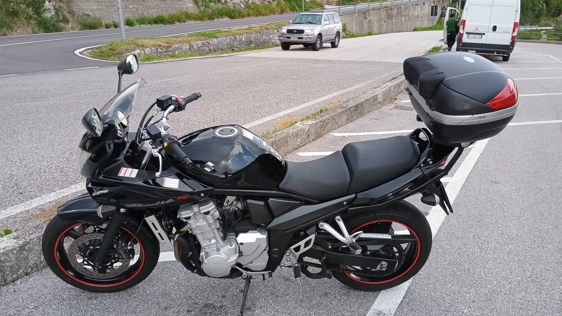 Suzuki Bandit 650 S Negro - 2