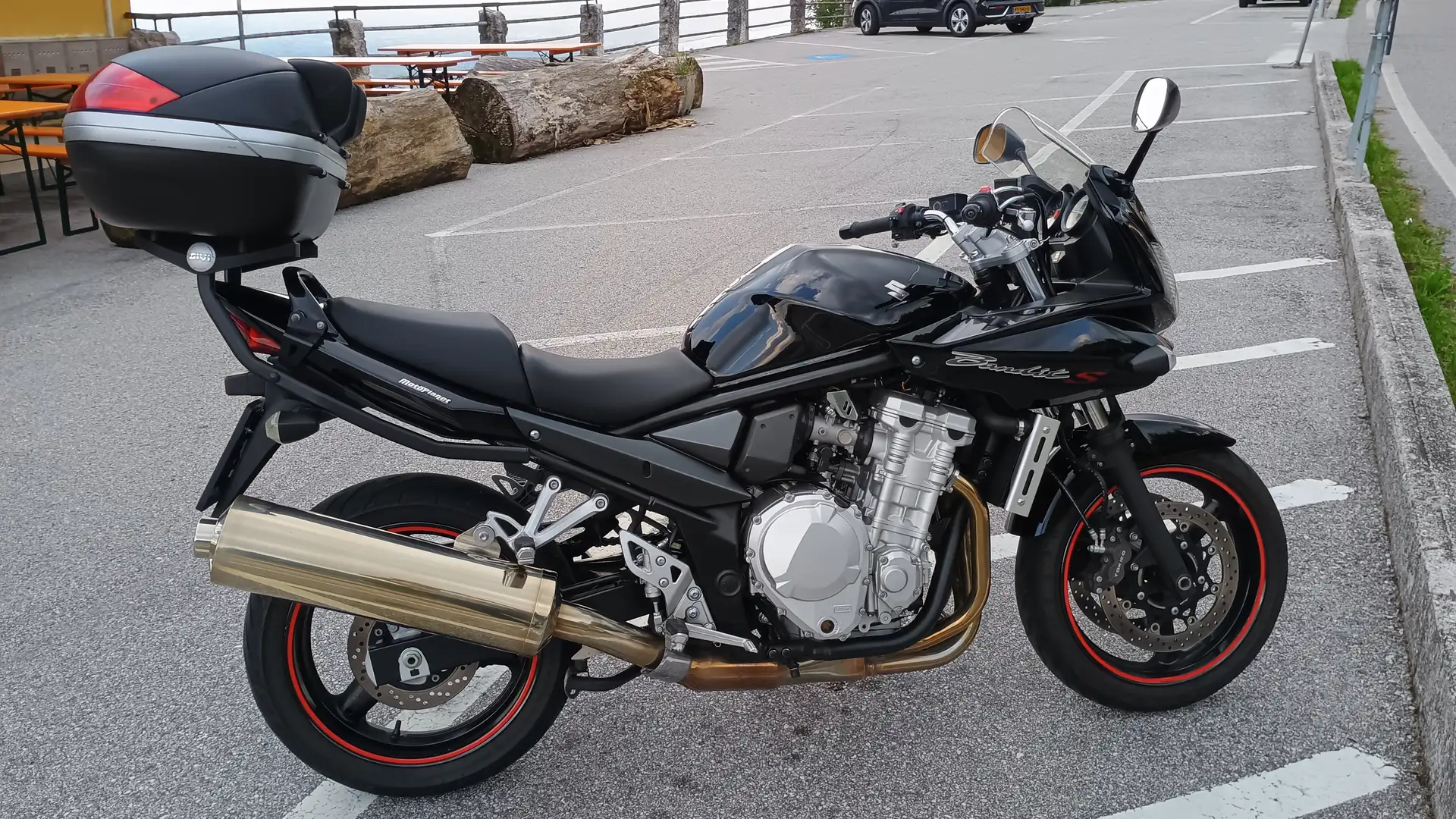 Suzuki Bandit 650 S Negro - 1