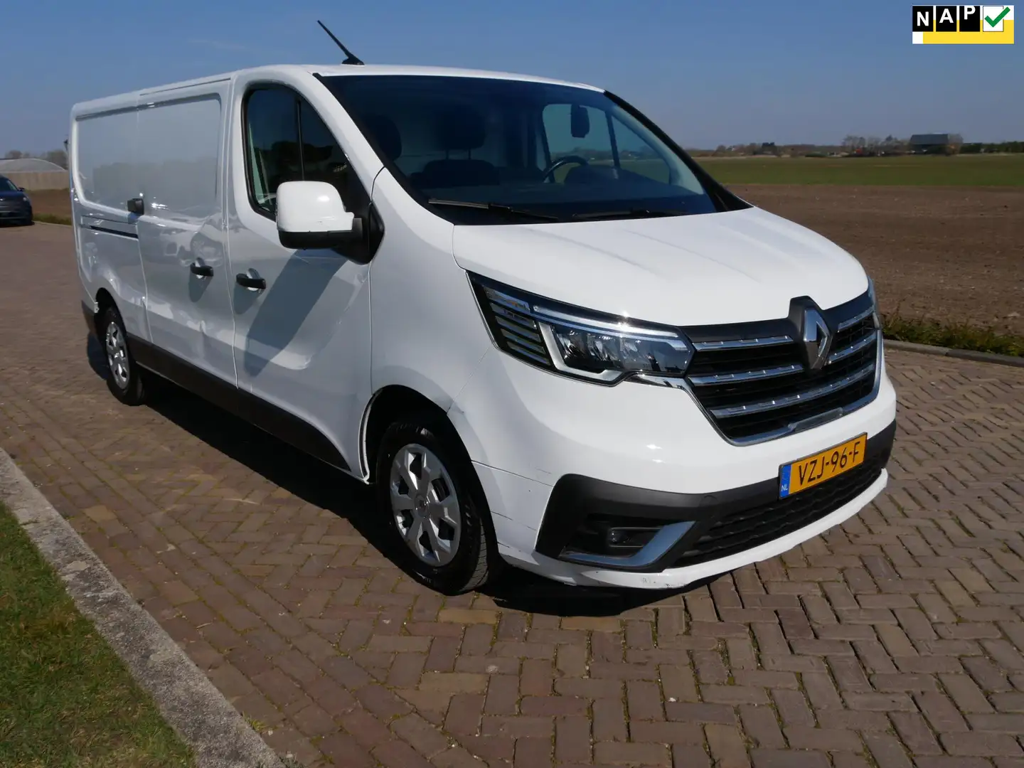 Renault Trafic 2.0 dCi 130 T30 L2H1 Work Edition AC NAV ** 13999 Wit - 1