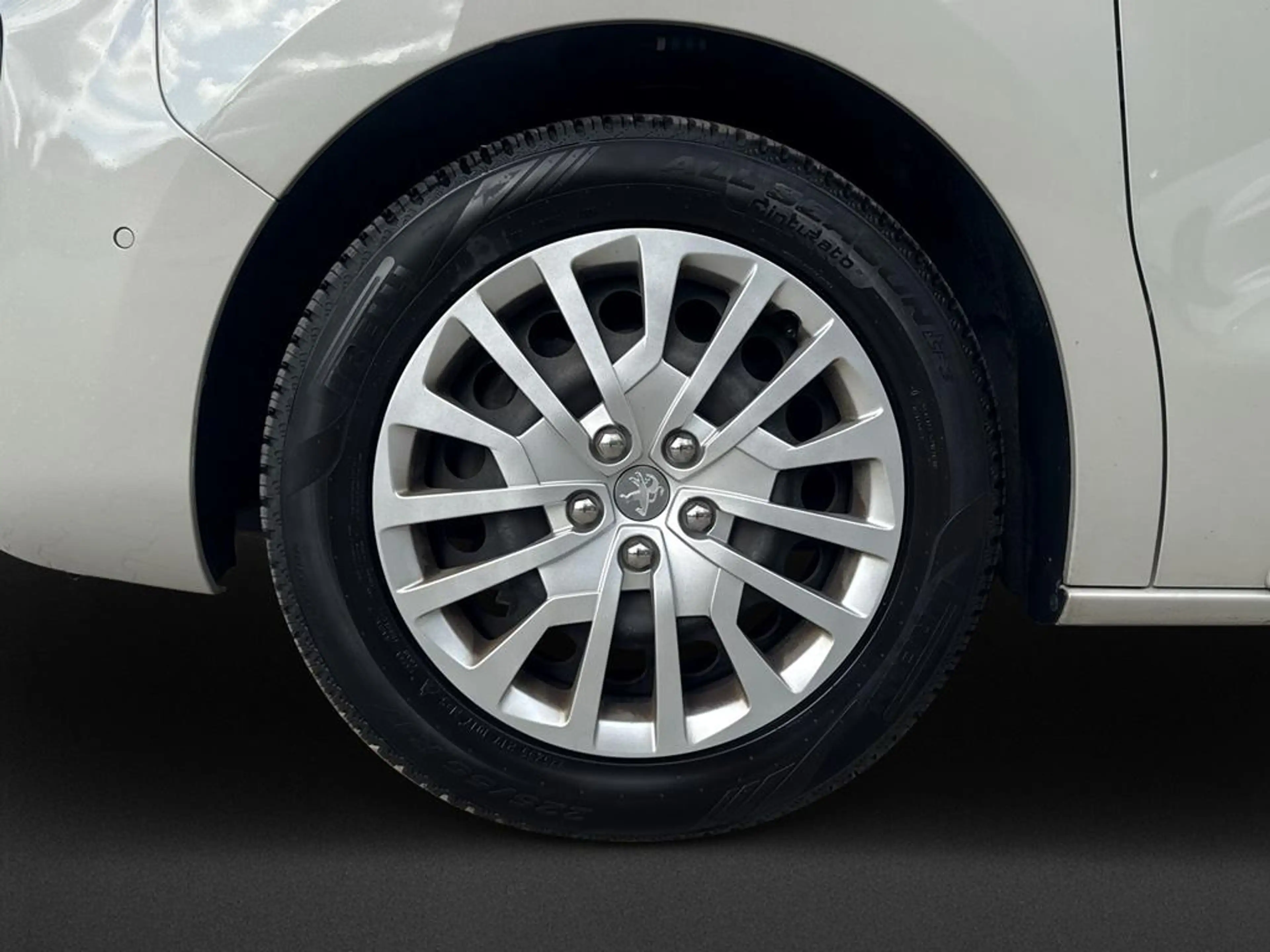 Peugeot Expert Traveller 2.0 BlueHDi 145 L3 Business — photo 8