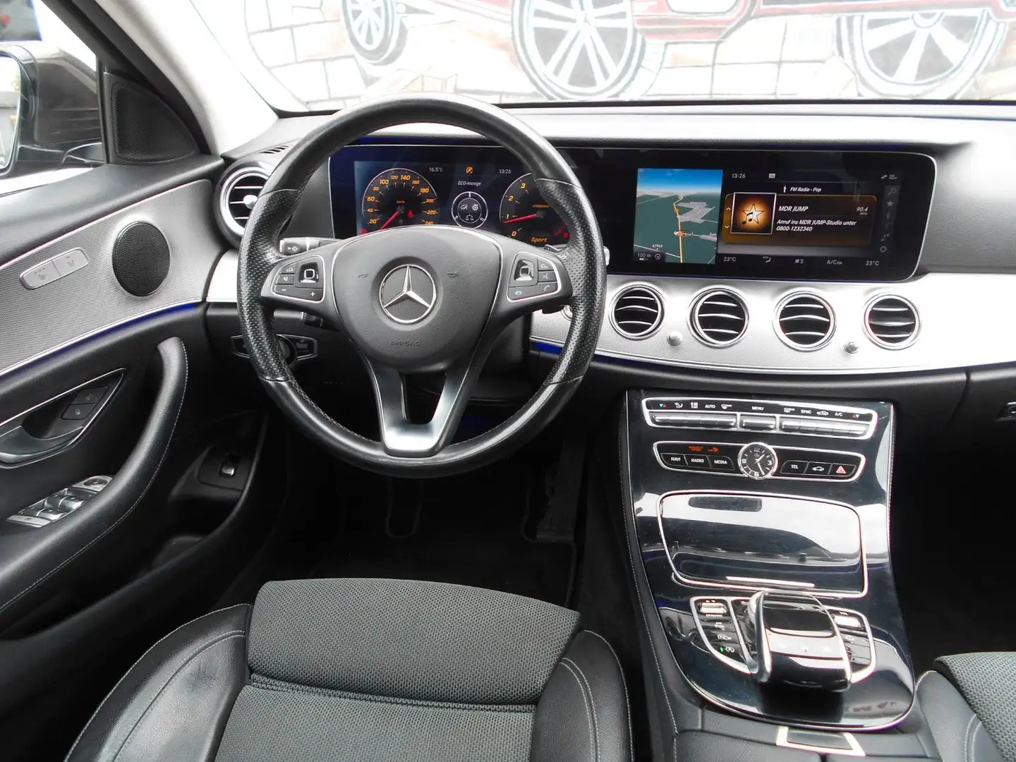 Mercedes-Benz E 200 Avantgarde NAVI/LEDER/LED/KAMERA Braun - 2