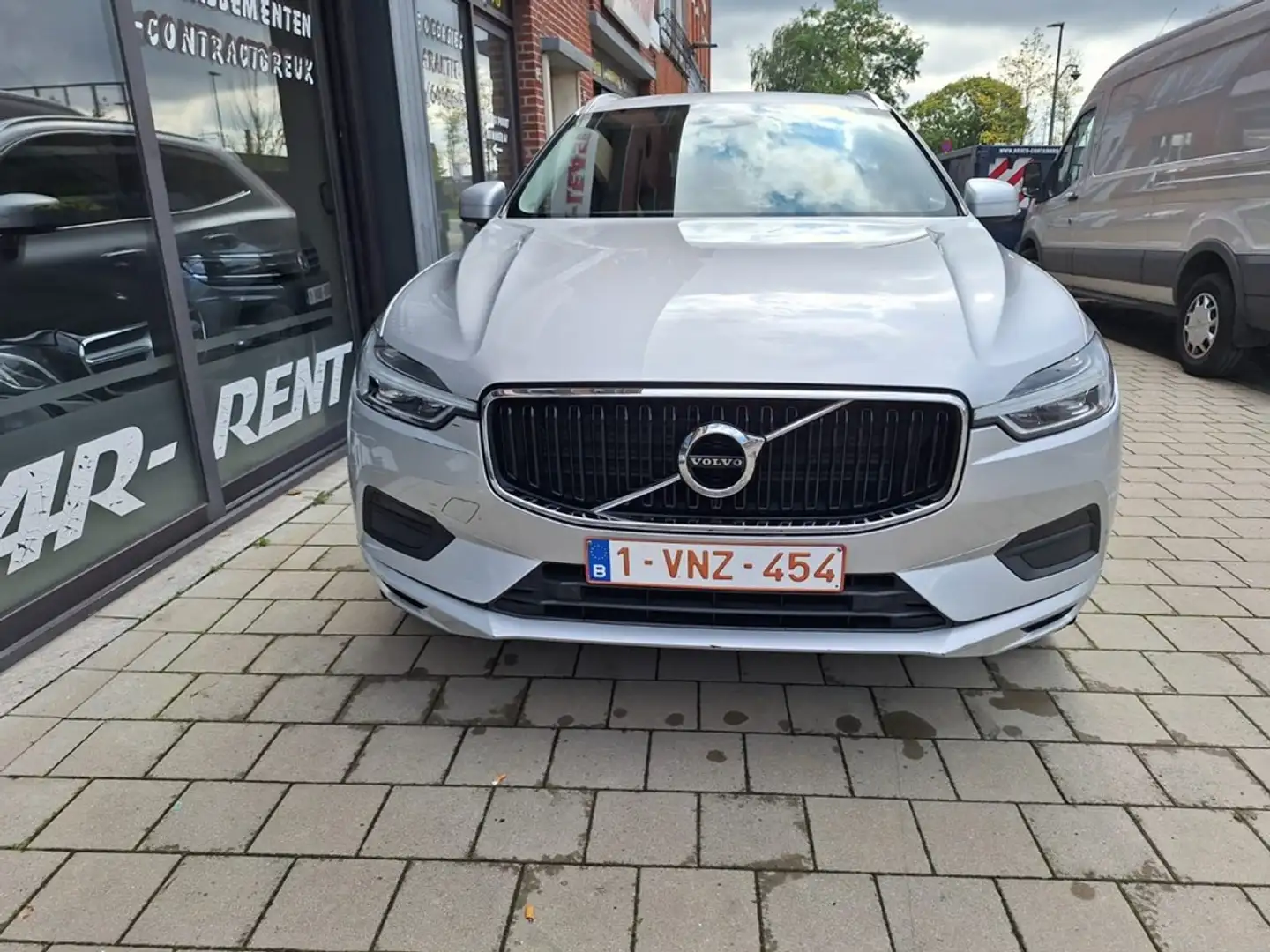 Volvo XC60 D3 momentum/Business line/Leder/ uitklapb.Trekhaak Zilver - 2