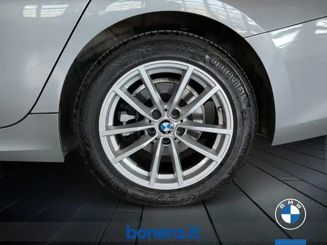 BMW 3 Series view 12