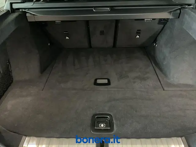BMW 3 Series view 13
