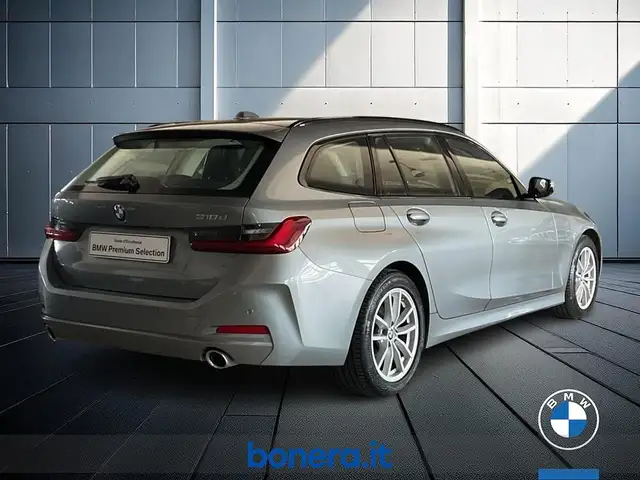 BMW 3 Series view 6