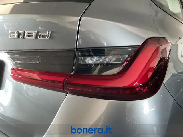 BMW 3 Series view 11