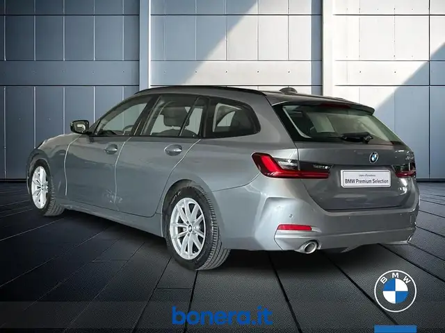 BMW 3 Series view 8