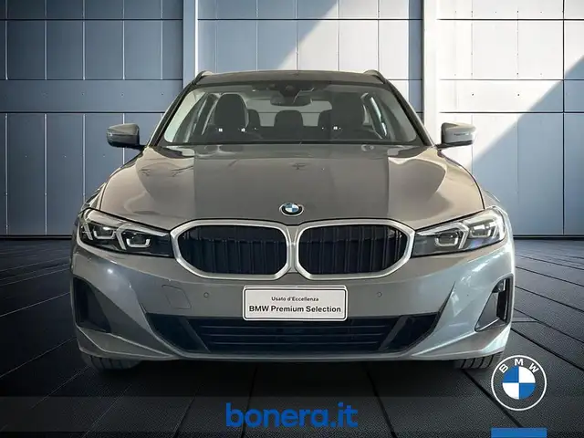 BMW 3 Series view 3