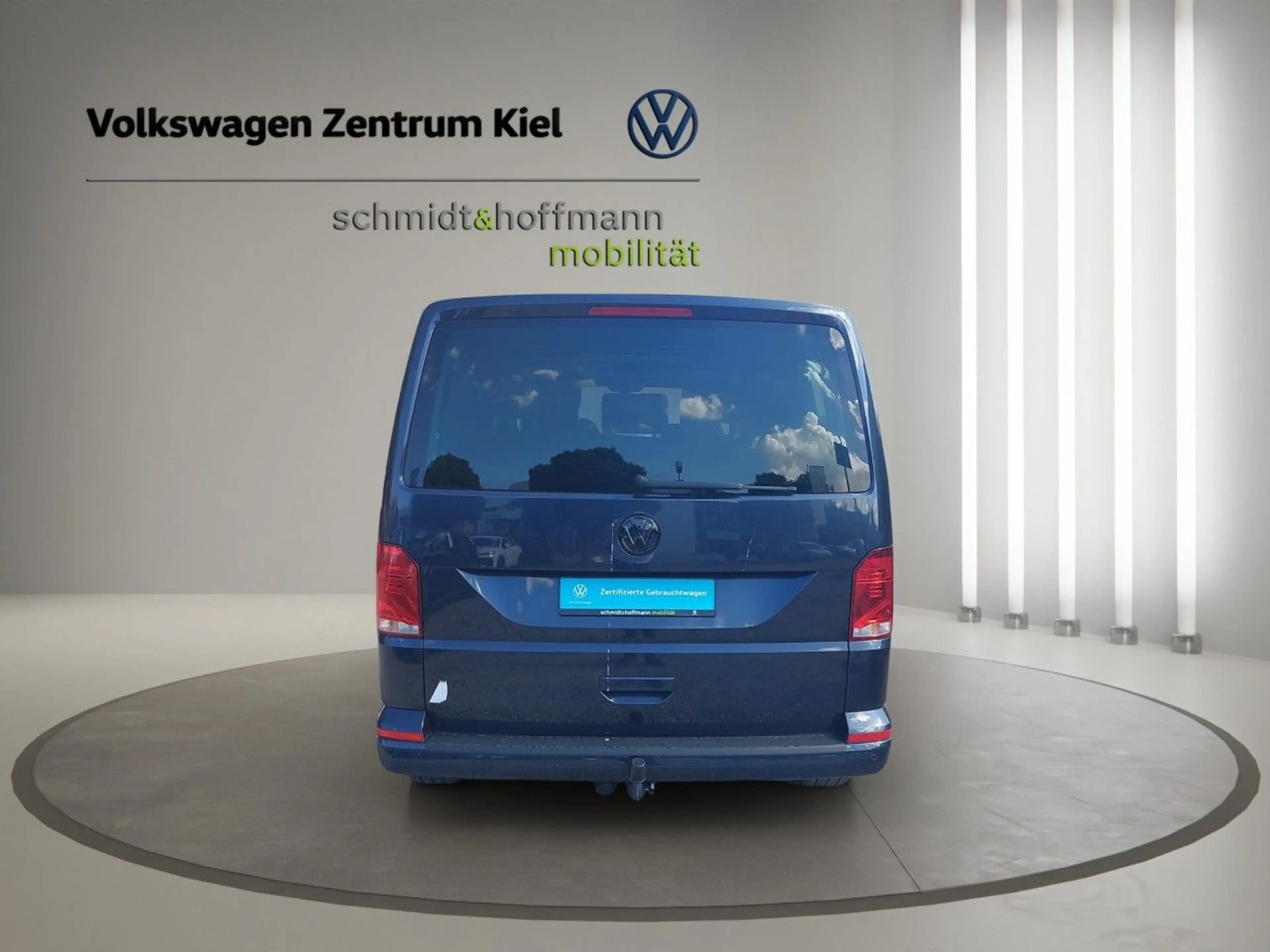 Volkswagen T6.1 Multivan Comfortline 2.0 TDI Klima Navi Einparkhilfe — photo 6