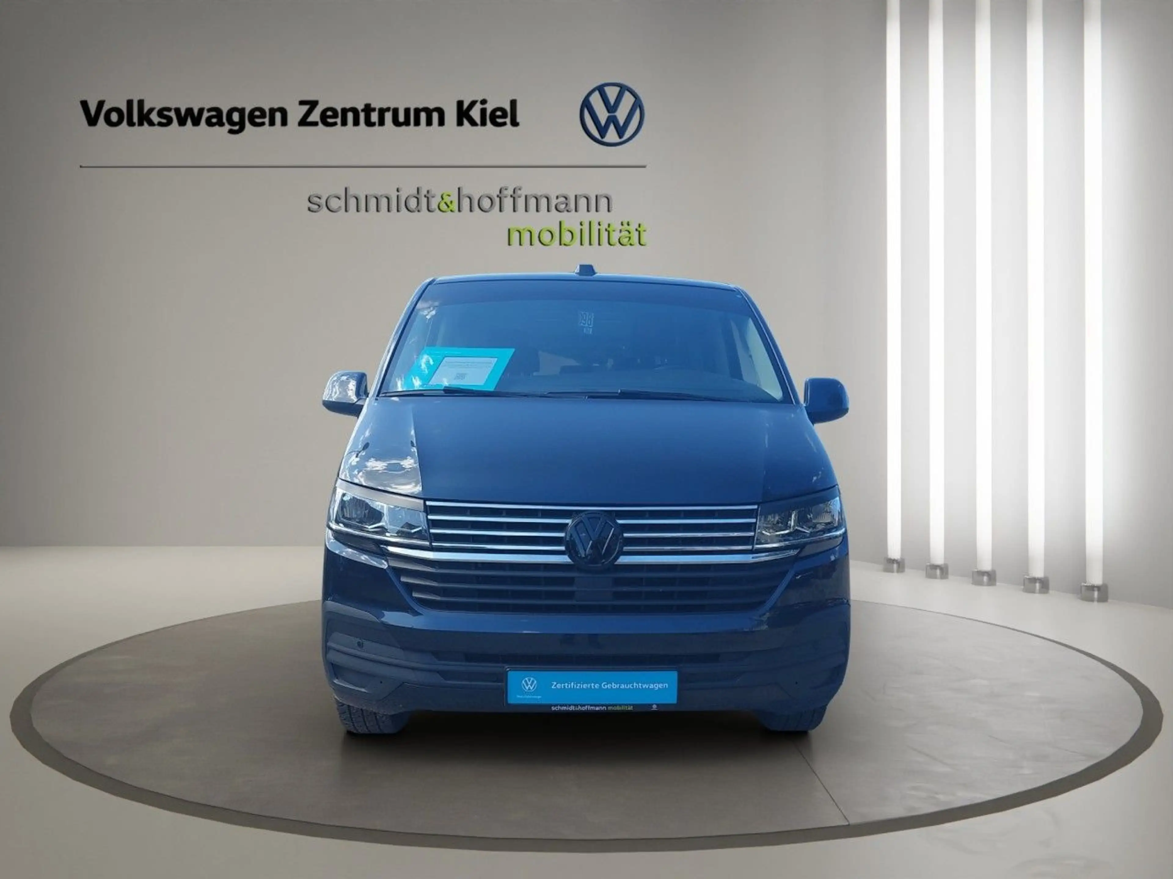 Volkswagen T6.1 Multivan Comfortline 2.0 TDI Klima Navi Einparkhilfe — photo 2