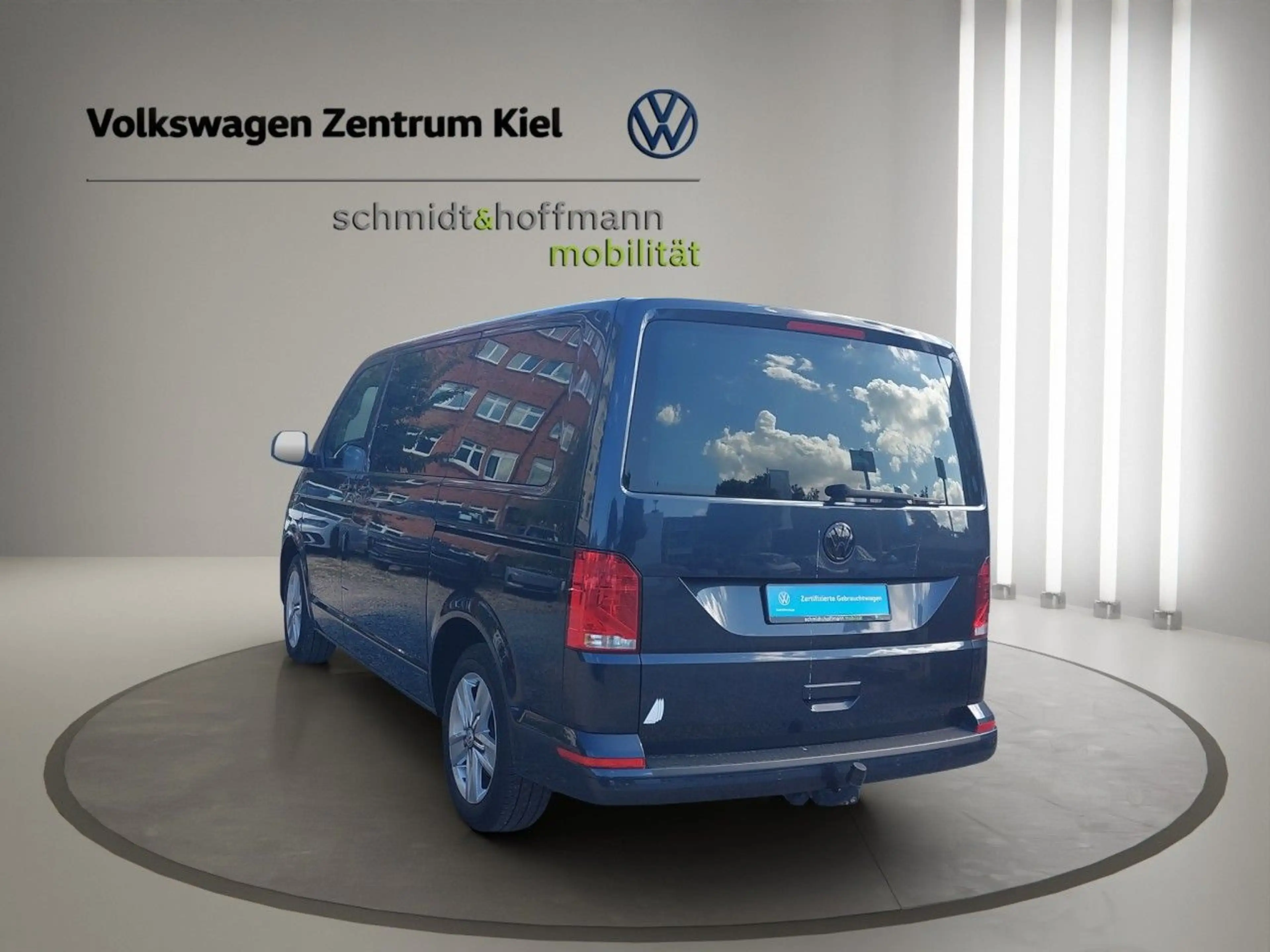 Volkswagen T6.1 Multivan Comfortline 2.0 TDI Klima Navi Einparkhilfe — photo 5