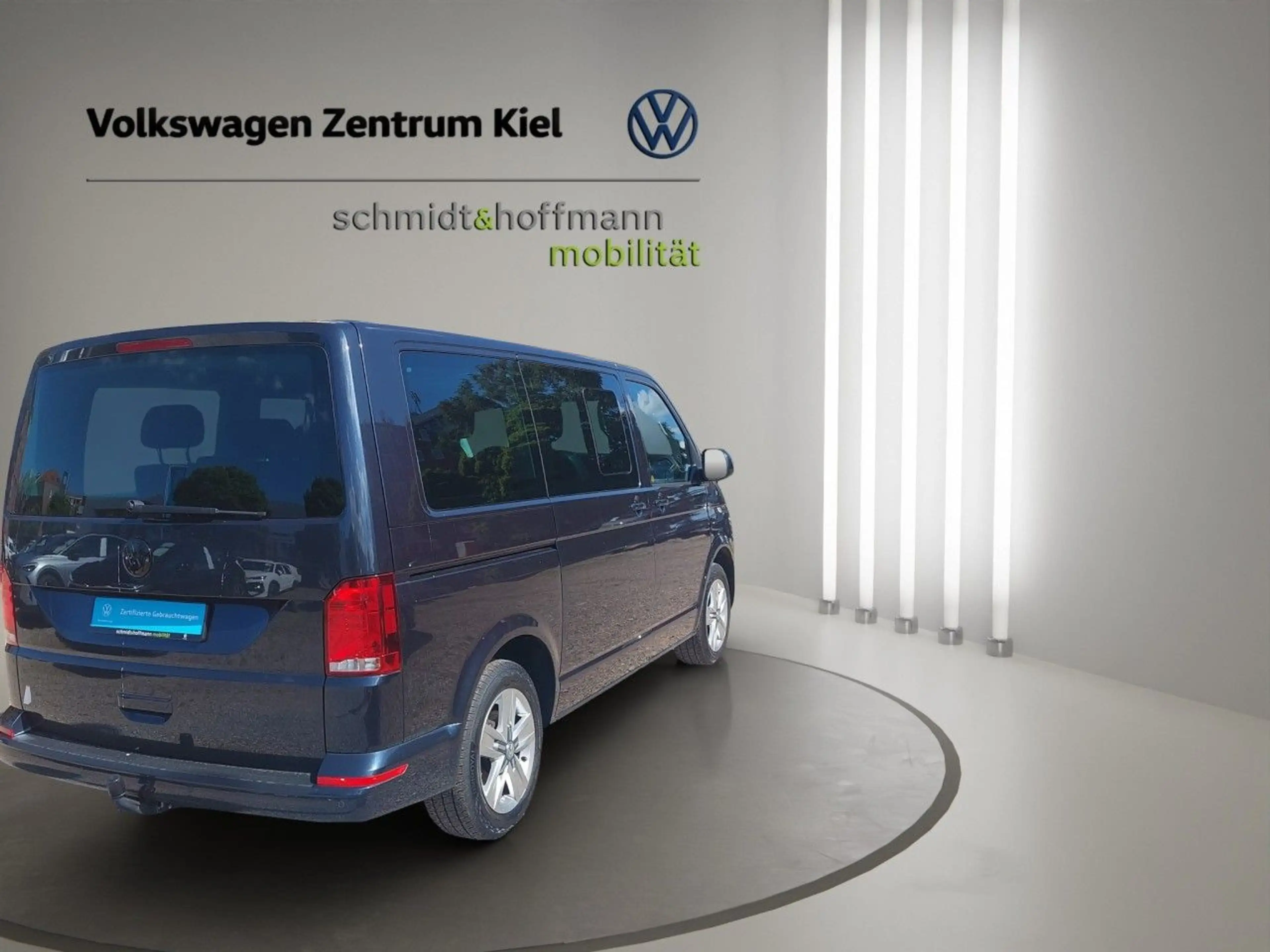 Volkswagen T6.1 Multivan Comfortline 2.0 TDI Klima Navi Einparkhilfe — photo 7