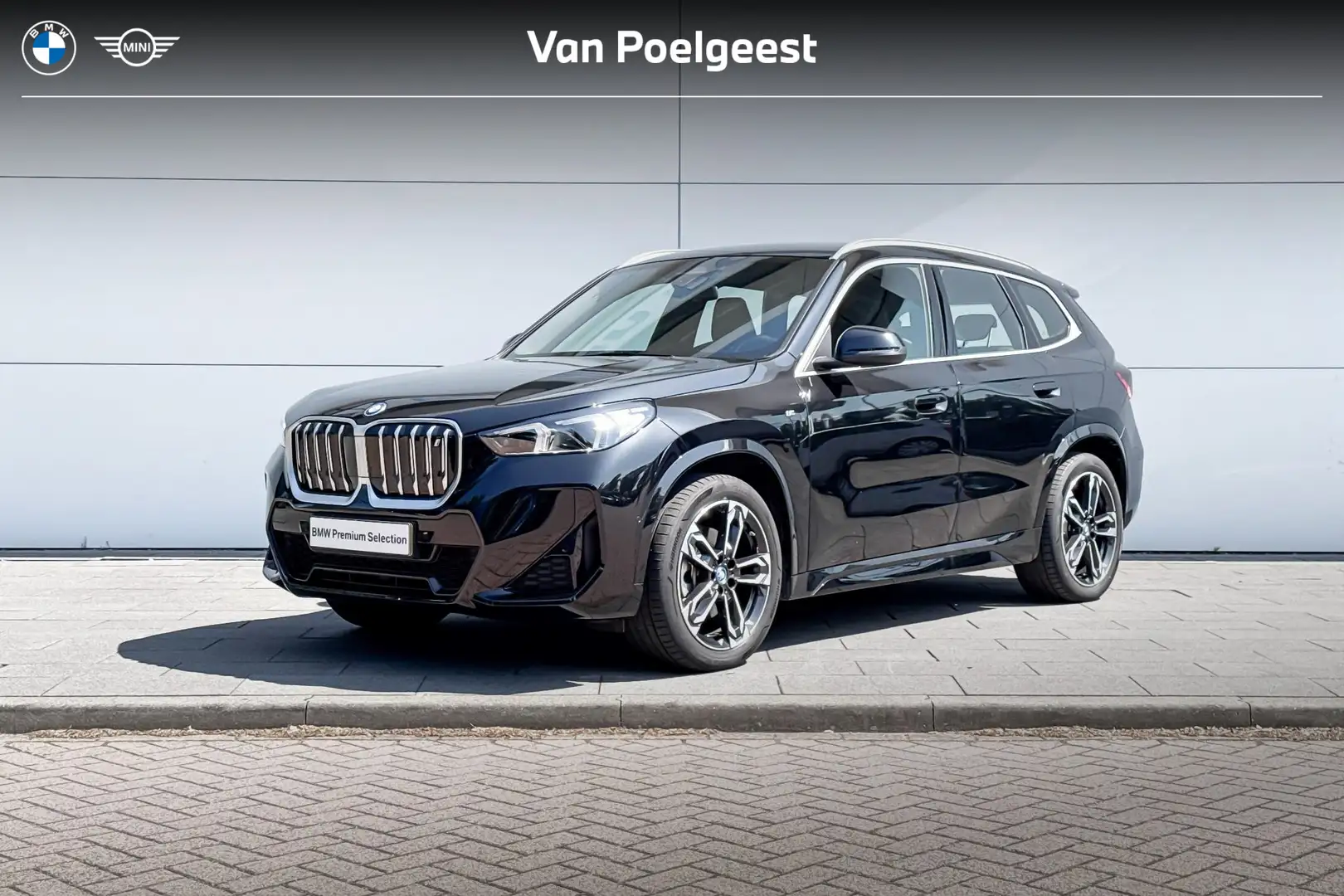 BMW iX1 xDrive30 M-Sport Premium Pack M-Sport | Premium Pa Zwart - 1