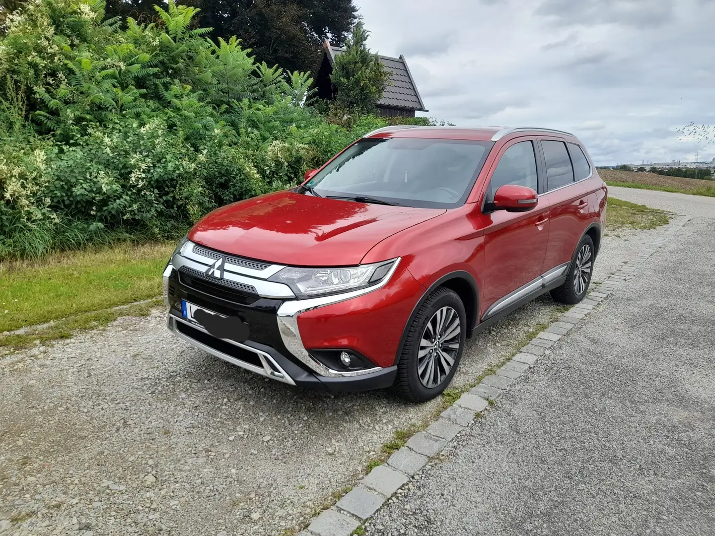 Mitsubishi Outlander 2.0 2WD CVT Active Красный - 2
