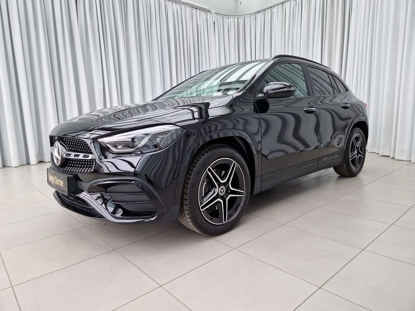 Mercedes-Benz GLA 200 d 4MATIC Österreich-Edition AMG Line Schwarz - 2
