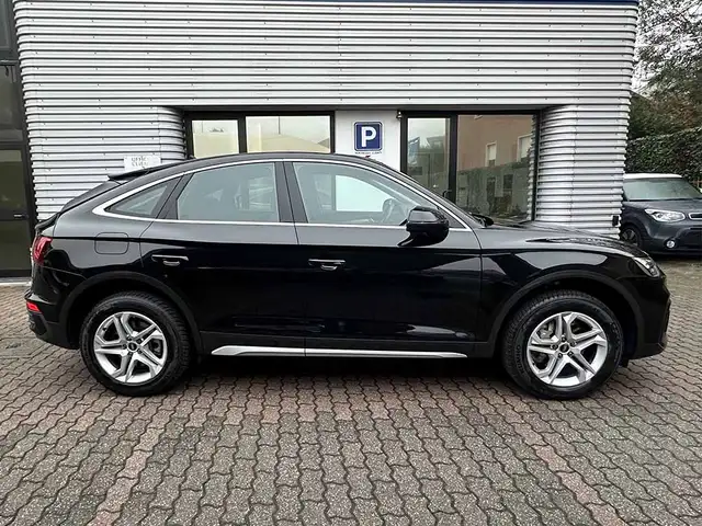 Audi Q5 view 4