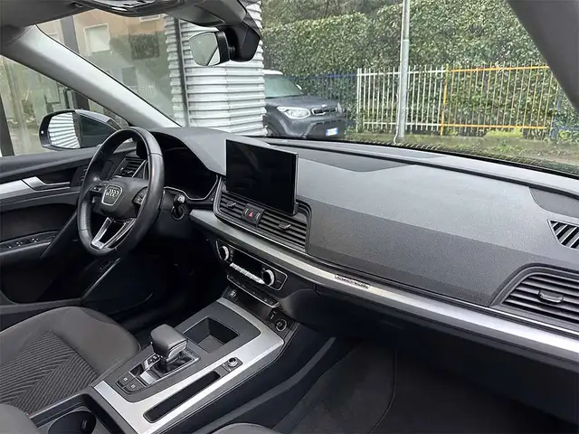 Audi Q5 view 24