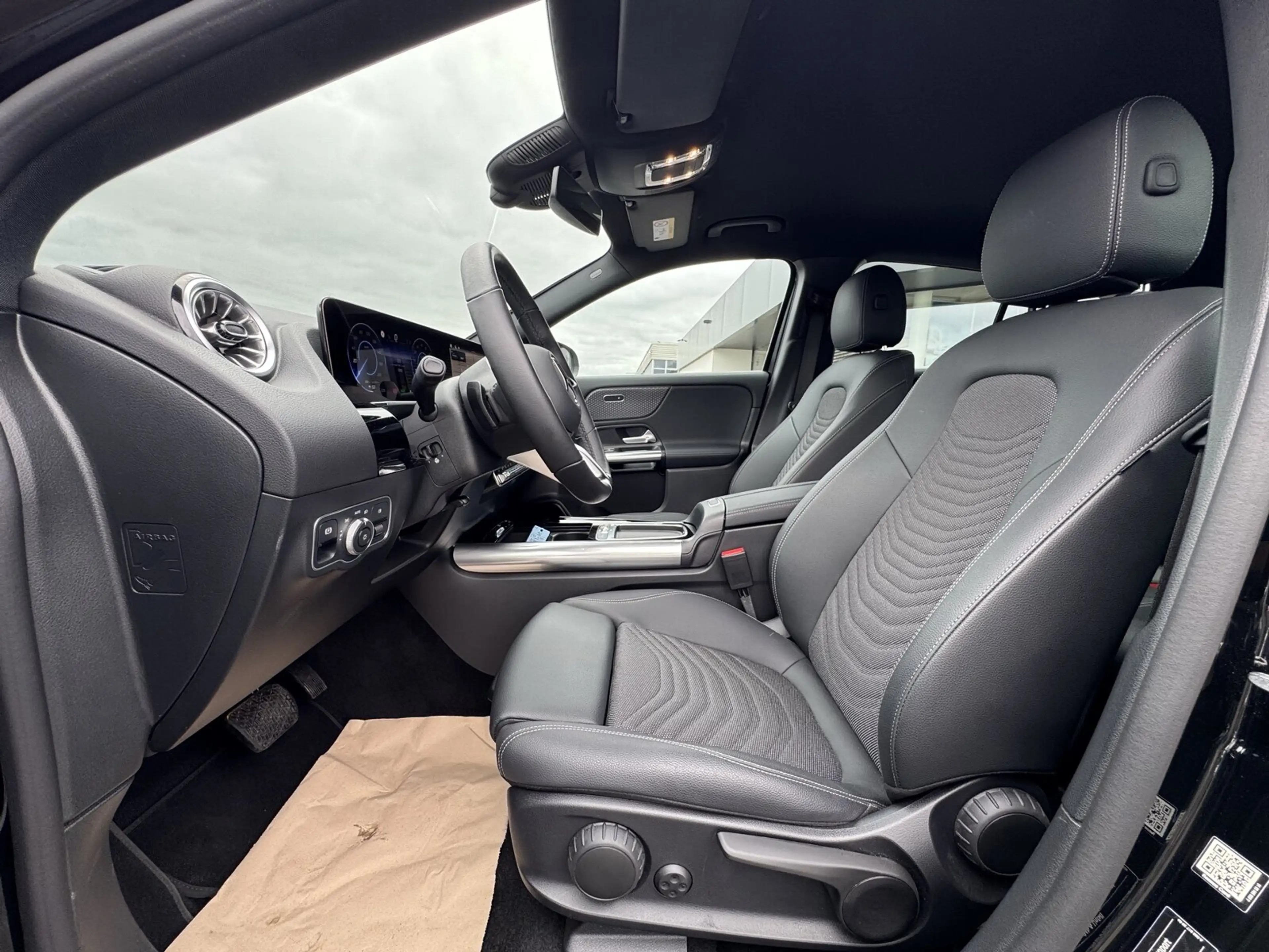 Mercedes-Benz EQA 350 EQA 350 4M PROGR. NAVI+AHK+LED+KAMERA+SOUND+AMBI — photo 10