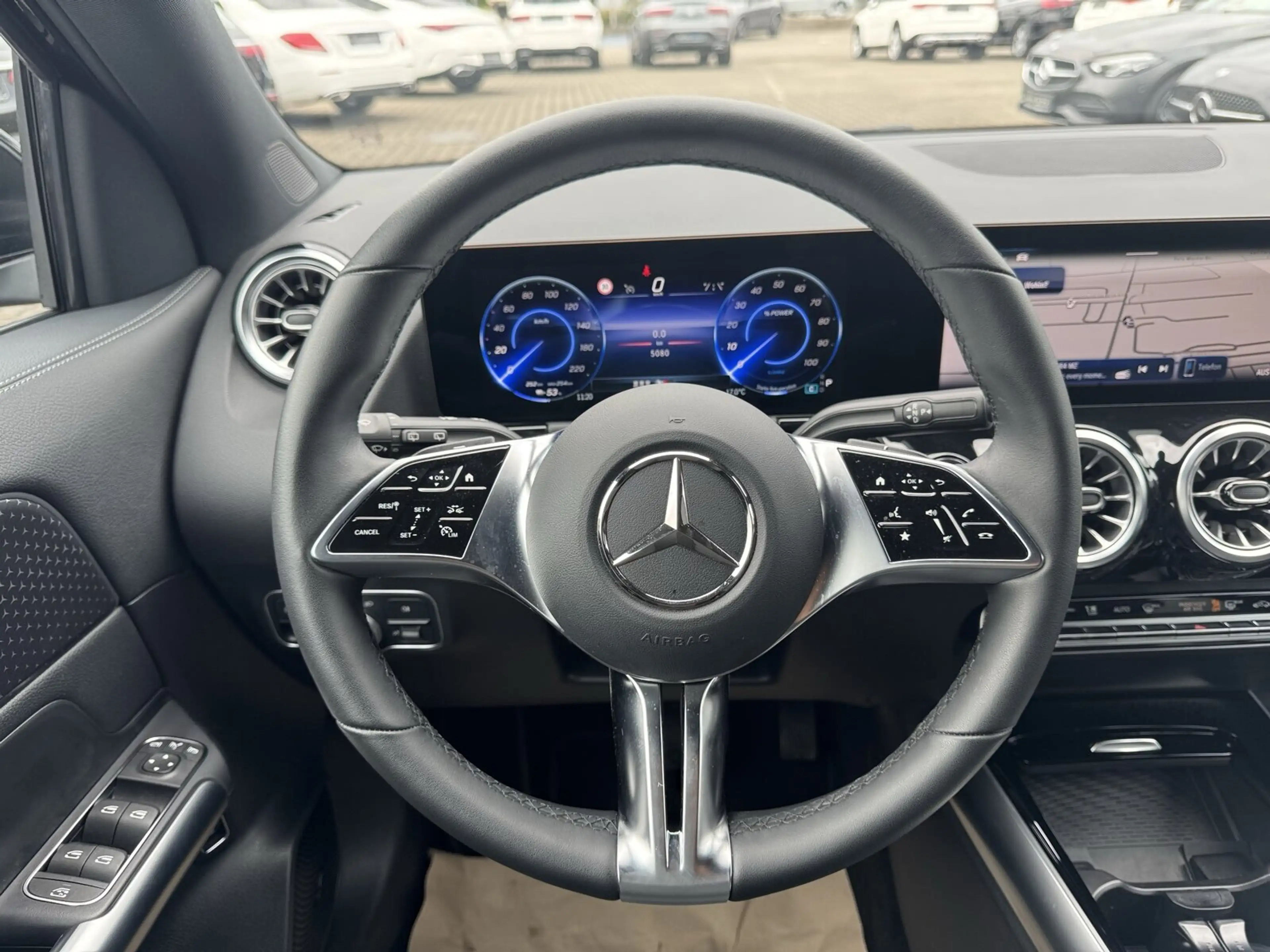 Mercedes-Benz EQA 350 EQA 350 4M PROGR. NAVI+AHK+LED+KAMERA+SOUND+AMBI — photo 13