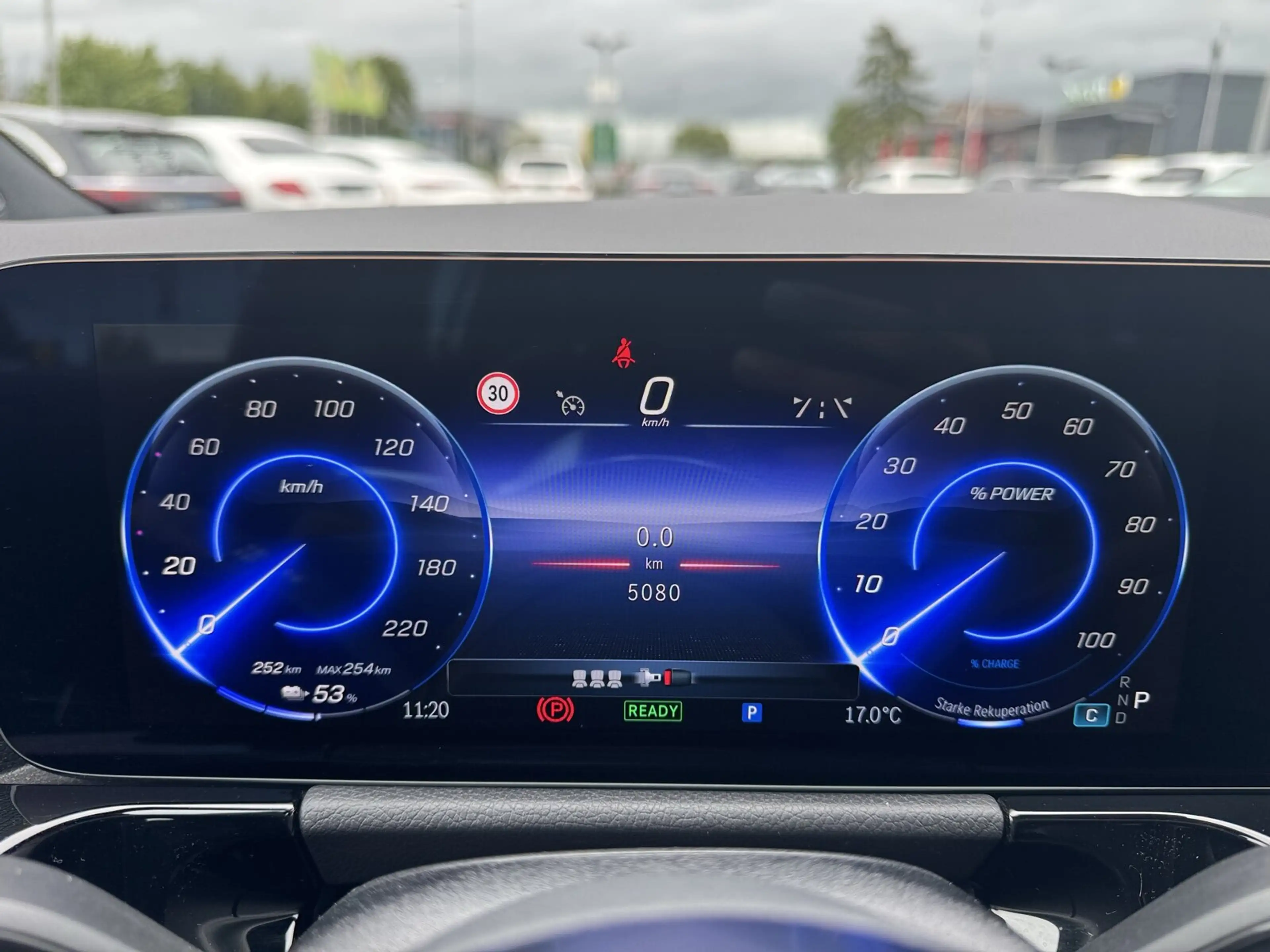 Mercedes-Benz EQA 350 EQA 350 4M PROGR. NAVI+AHK+LED+KAMERA+SOUND+AMBI — photo 14