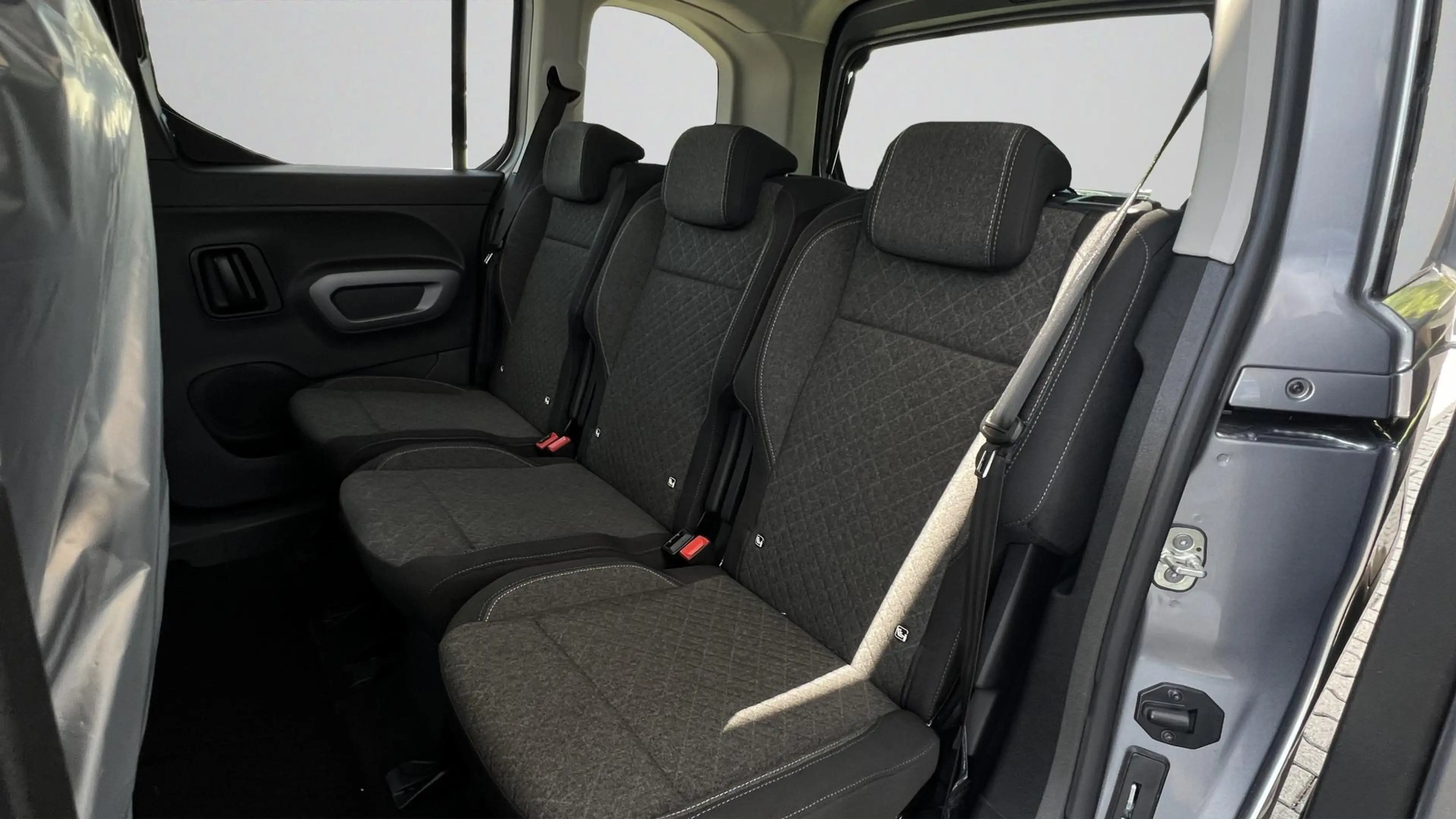 Opel Combo Life GS Line 1.5 D Automatik Kein Re Import — photo 11