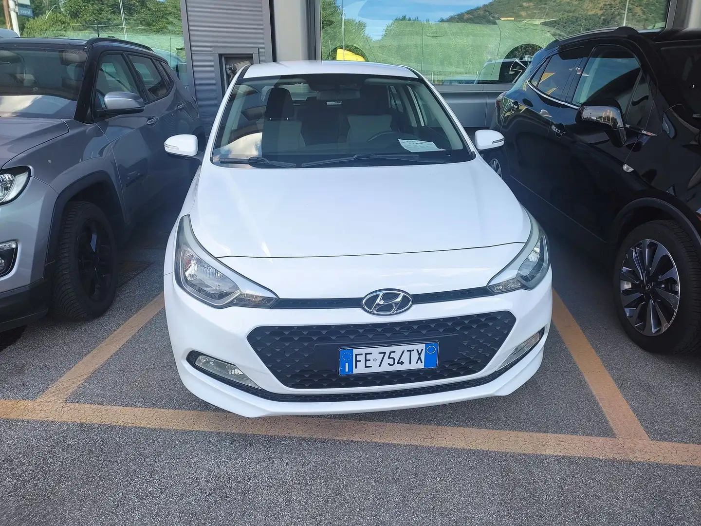 Hyundai i20 1.4 CRDi 5 porte Comfort Weiß - 1