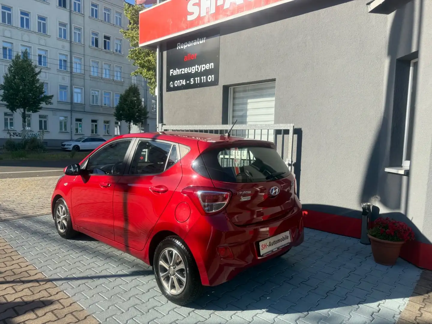 Hyundai i10 FIFA World Cup Edition Rouge - 2