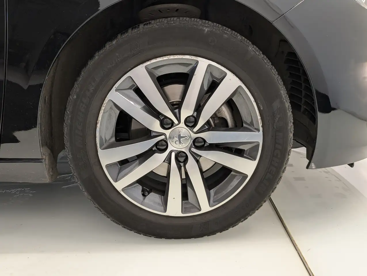 Peugeot 308 308 — photo 24