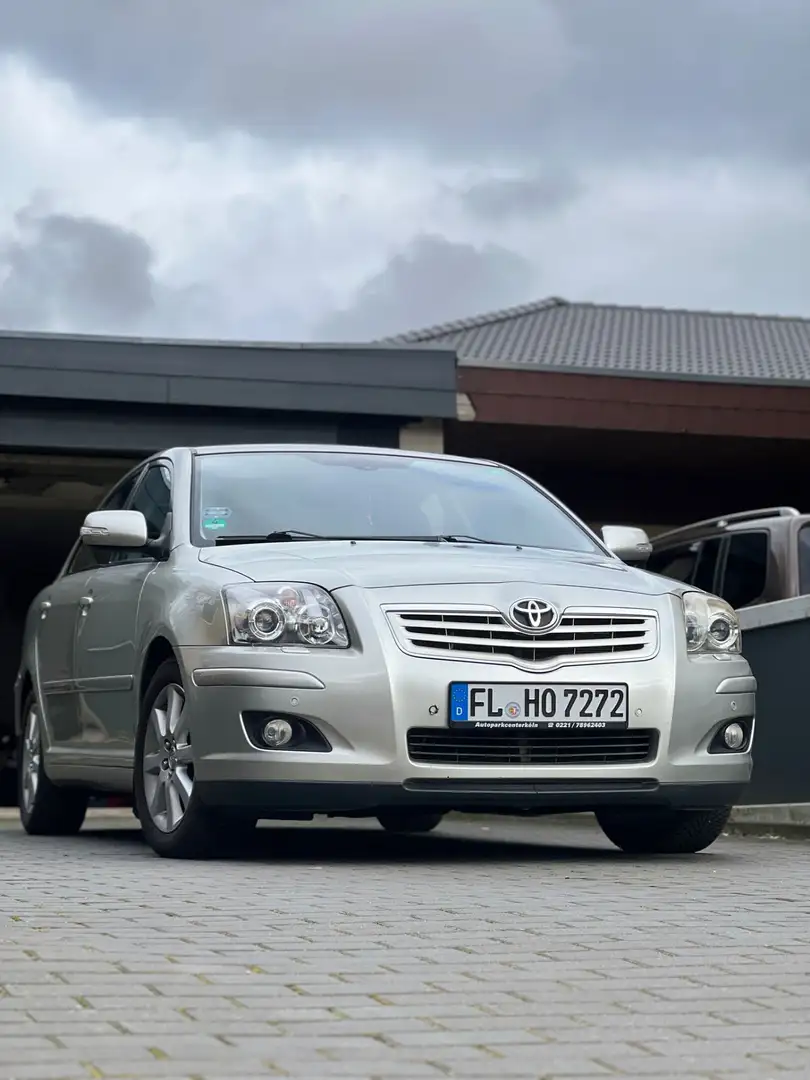 Toyota Avensis 2.0 D-4D - 1