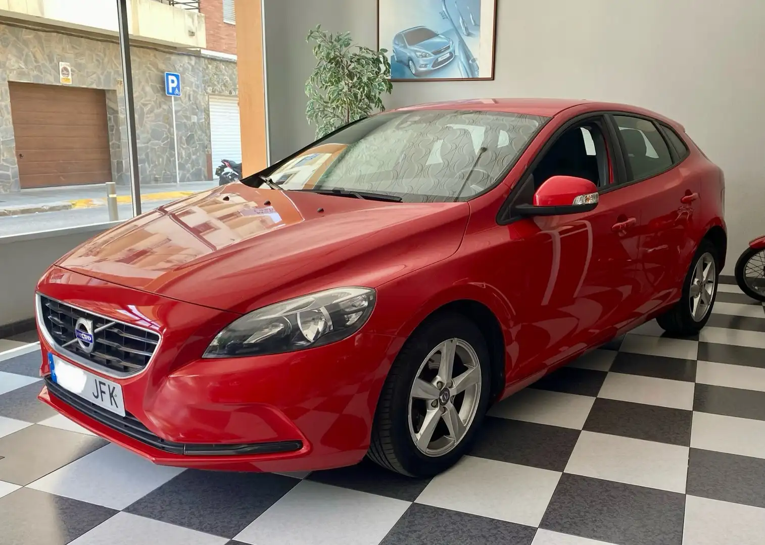 Volvo V40 D3 Kinetic 150 - 1