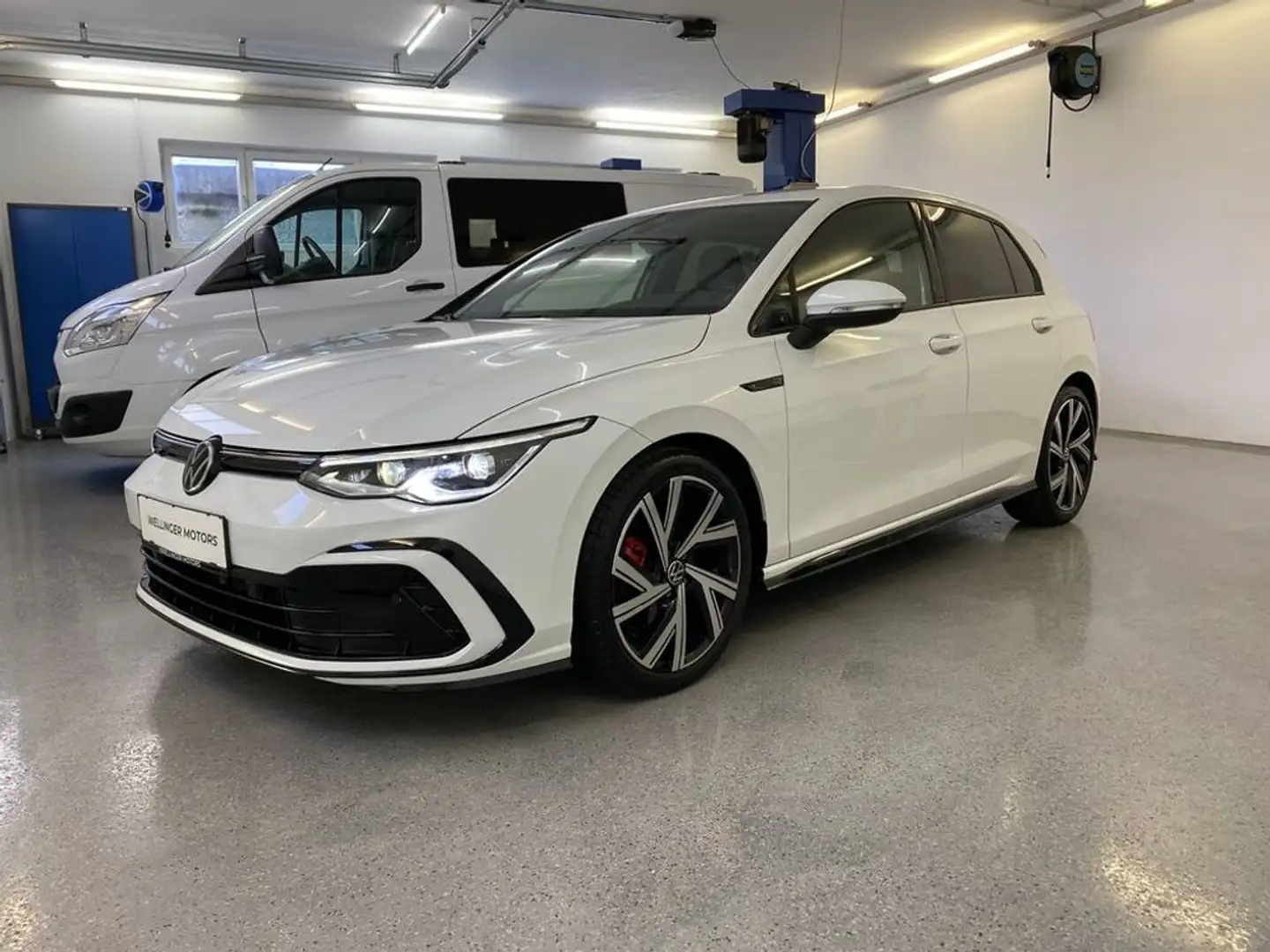 Volkswagen Golf 1.5 tsi R-Line NEUWAGENZUSTAND! Weiß - 1