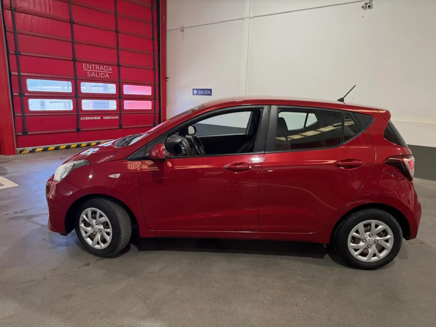 Hyundai i10 1.0 Go Rojo - 2