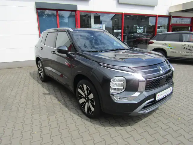 Mitsubishi Outlander 2.4 4WD Plug-In Hybrid  Intro Edition 360° Navi
