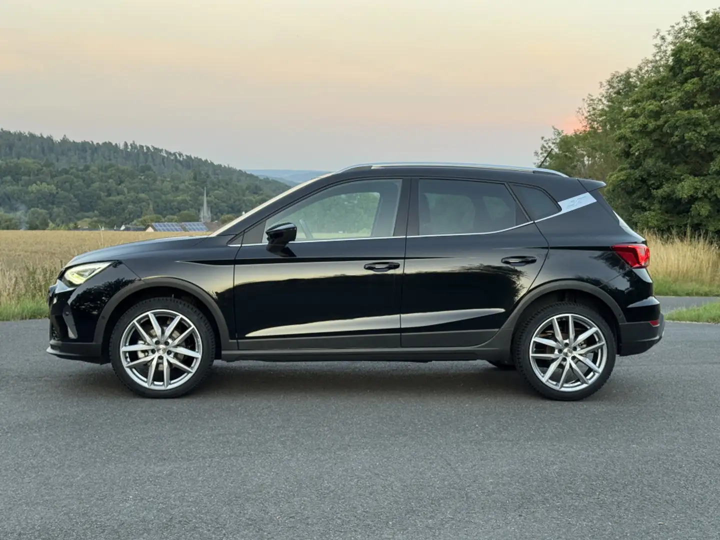 SEAT Arona 1.0 TSI,Sportpaket,Sitzheizung,Kamera,Navi Noir - 2