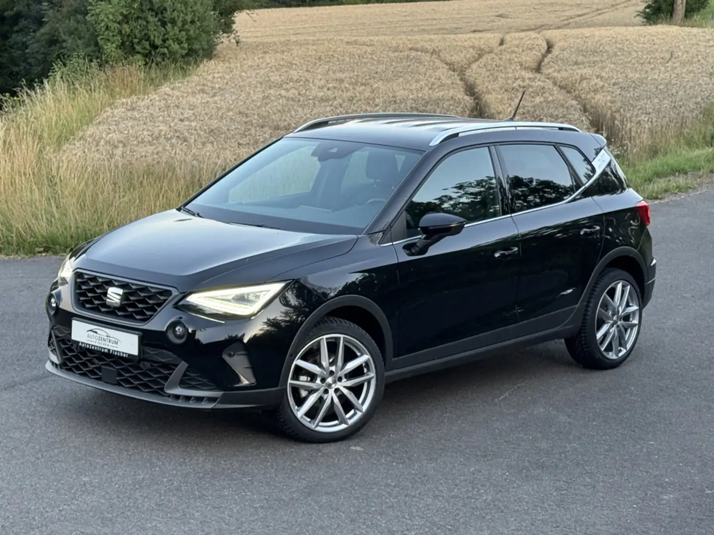 SEAT Arona 1.0 TSI,Sportpaket,Sitzheizung,Kamera,Navi Noir - 1